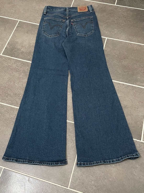 Levi’s Ribcage Bell Jeans size 28X31 - Picture 13 of 13